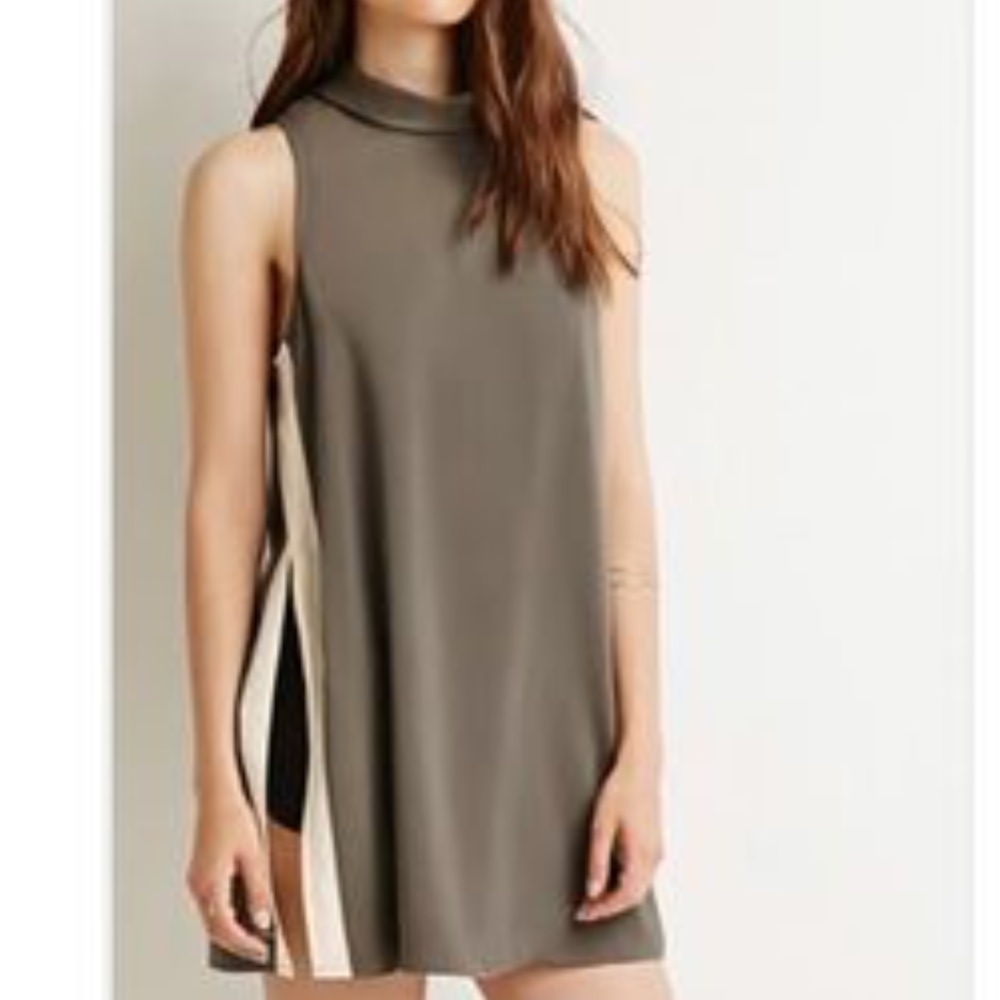 Contemporary Blouse with Side Slit